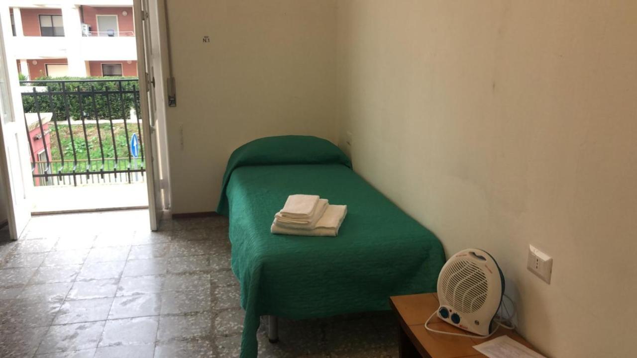 Castellaneta Short Term -Low Cost מראה חיצוני תמונה
